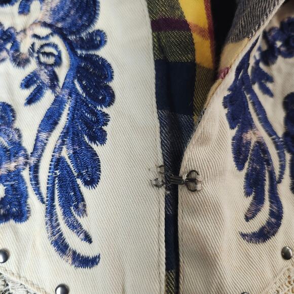 Gimmicks By BKE Women's Button-Up Medium Shirt Flannel Lace Western Plaid - Picture 4 of 15